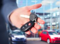 Noleggio auto in aeroporto: calano i prezzi, spesa media giornaliera a 45 euro