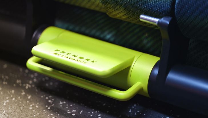 Renault Twingo E-Tech Electric, ecco gli interni: minimalismo, funzionalità e un tocco di nostalgia anni ‘90 - Foto 3 di 28