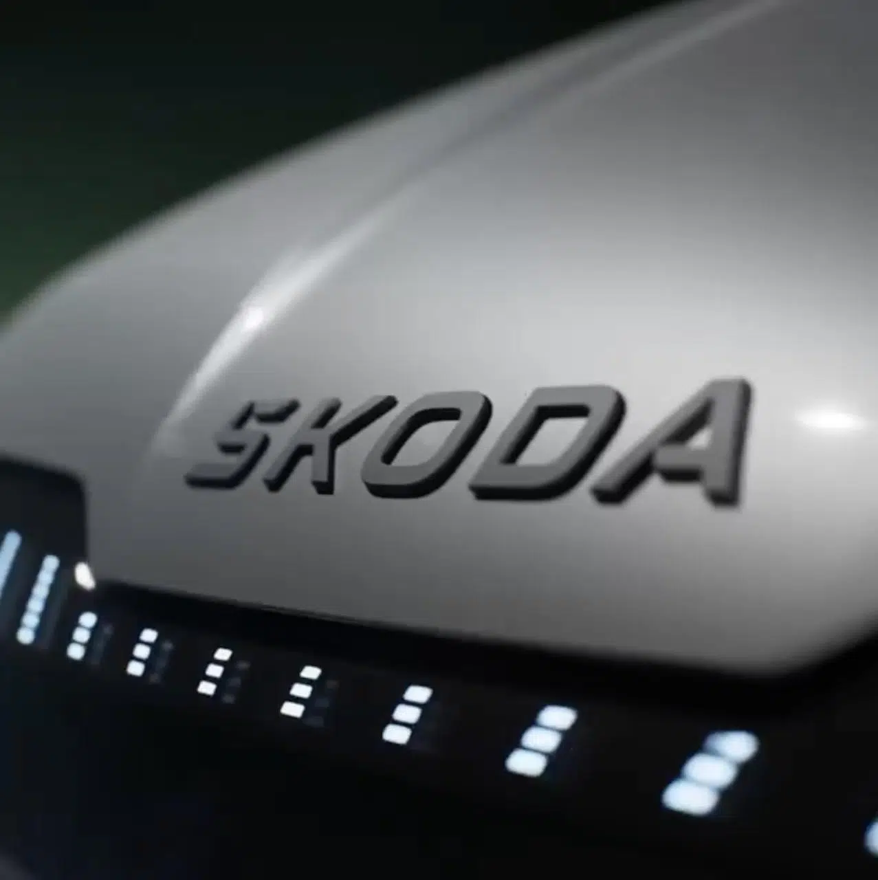 Skoda Enyaq 2025 teaser