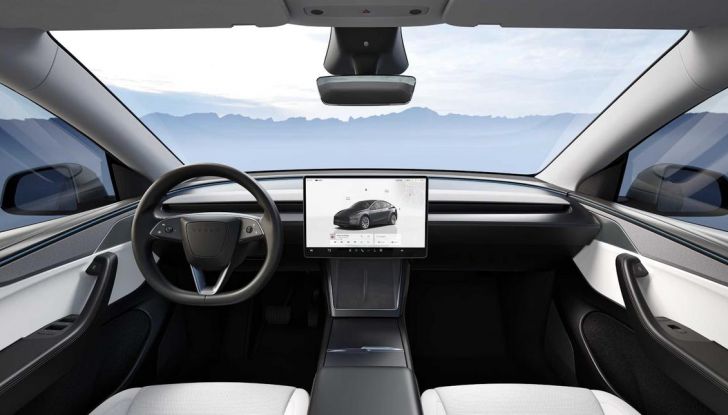 Tesla Model Y 2025: svelati tutti i prezzi e le versioni per l’Italia - Foto 3 di 15