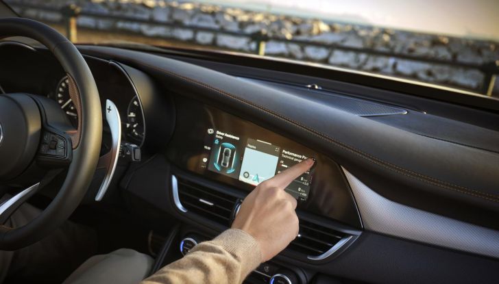 Alfa Romeo Intensa: debutta il nuovo allestimento su tutta la gamma - Foto 11 di 50