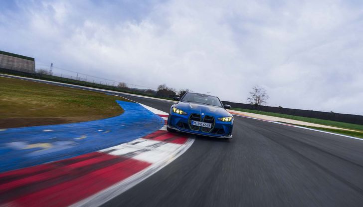 BMW M4 CS Edition VR46: il modello in versione limitata che omaggia Valentino Rossi - Foto 3 di 17