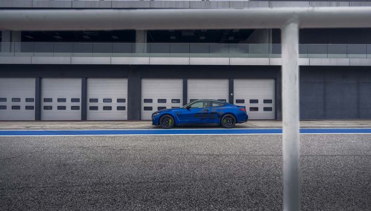 BMW M4 CS Edition VR46: il modello in versione limitata che omaggia Valentino Rossi - Foto 6 di 17