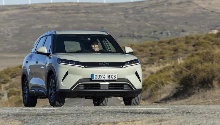 Test drive della BYD Atto2 con cui accelera in Italia con questa SUV compatta elettrica - Foto 47 di 77