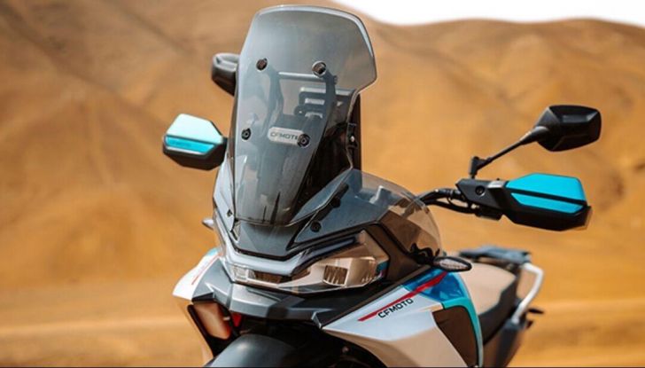 CFMoto 800MT-X: prezzo competitivo per una crossover versatile - Foto 5 di 8