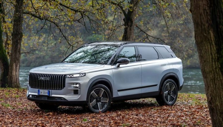 Jaecoo 7 Super Hybrid: nuovo SUV ibrido plug-in con 1200 km di autonomia - Foto 15 di 41