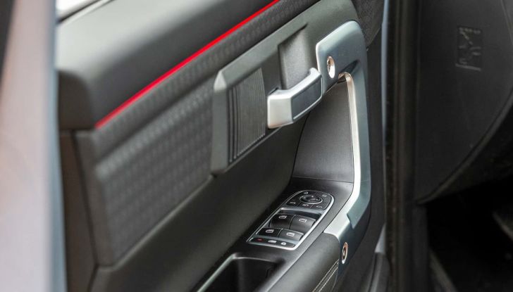 Jaecoo 7 Super Hybrid: nuovo SUV ibrido plug-in con 1200 km di autonomia - Foto 34 di 41