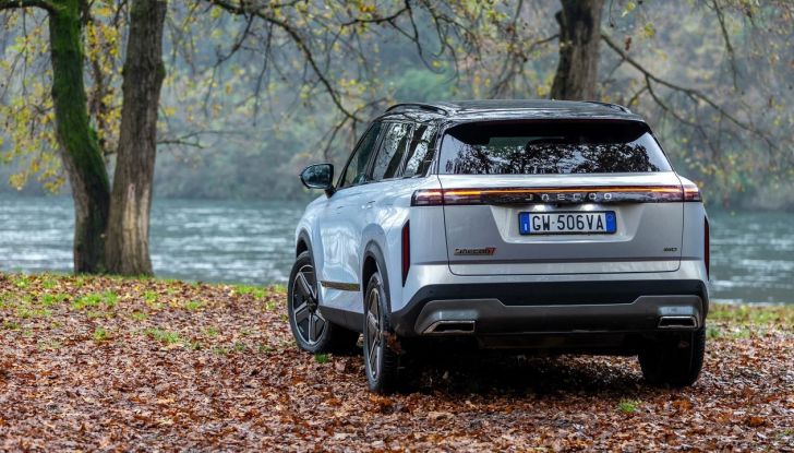 Jaecoo 7 Super Hybrid: nuovo SUV ibrido plug-in con 1200 km di autonomia - Foto 19 di 41