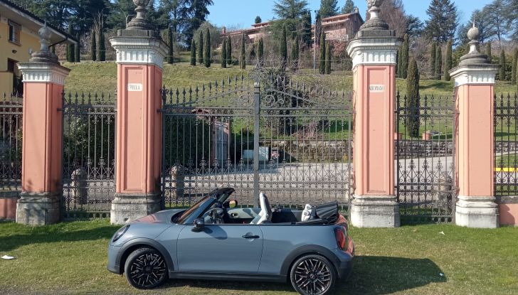 Nuova Mini Cooper Cabrio 2025, test drive e dati tecnici - Foto 19 di 26