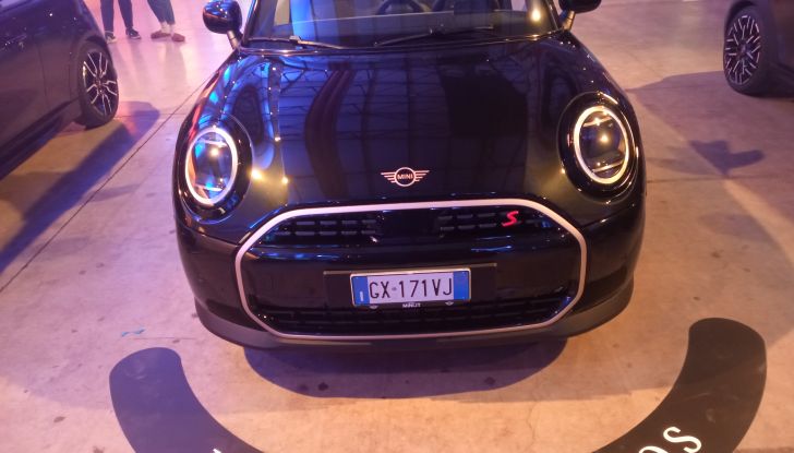 Nuova Mini Cooper Cabrio 2025, test drive e dati tecnici - Foto 5 di 26