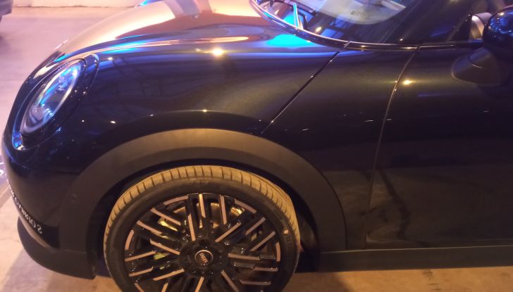 Nuova Mini Cooper Cabrio 2025, test drive e dati tecnici - Foto 8 di 26