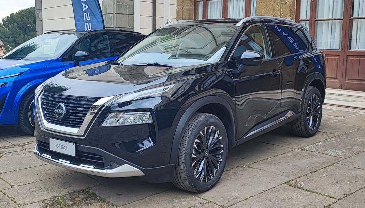 Nissan X-Trail Mild Hybrid e Ariya Nismo 2025: prova su strada, consumi e prezzi - Foto 27 di 41