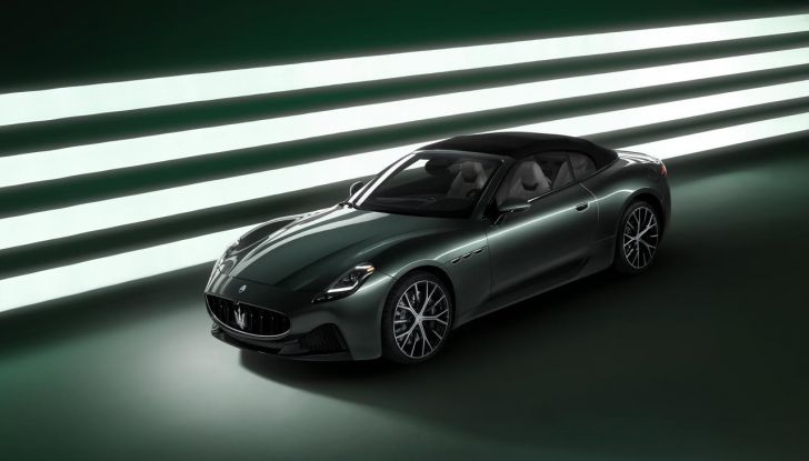 Nuova Maserati GranCabrio diventa più accessibile con 490 CV di puro piacere - Foto 16 di 30