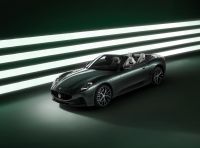 Nuova Maserati GranCabrio diventa più accessibile con 490 CV di puro piacere