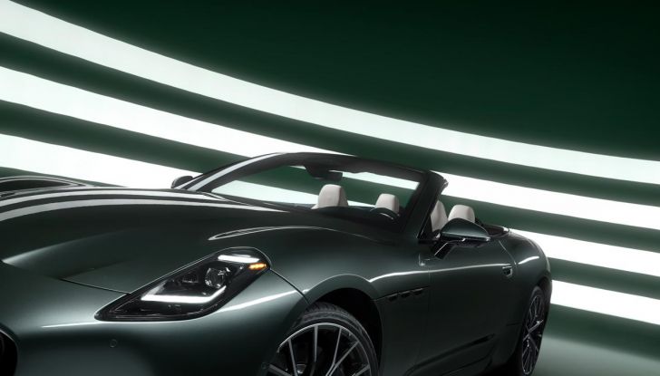 Nuova Maserati GranCabrio diventa più accessibile con 490 CV di puro piacere - Foto 19 di 30