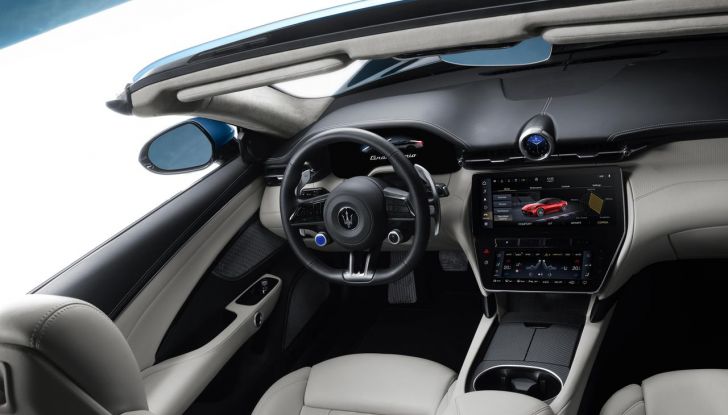 Nuova Maserati GranCabrio diventa più accessibile con 490 CV di puro piacere - Foto 4 di 30