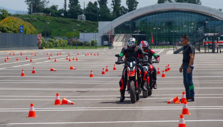 Torna la Porsche & Ducati Experience: l’appuntamento esclusivo per gli amanti delle due e delle quattro ruote - Foto 1 di 6