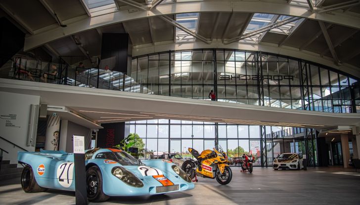 Torna la Porsche & Ducati Experience: l’appuntamento esclusivo per gli amanti delle due e delle quattro ruote - Foto 4 di 6