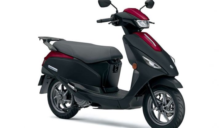 Suzuki debutta tra gli scooter elettrici con e-Address - Foto 6 di 7