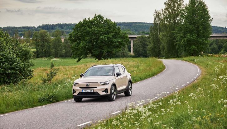 Volvo EX40: caratteristiche tecniche, autonomia e prezzi del SUV elettrico - Foto 13 di 18