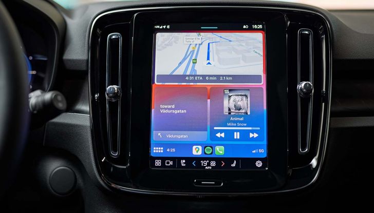 Volvo EX40: caratteristiche tecniche, autonomia e prezzi del SUV elettrico - Foto 15 di 18