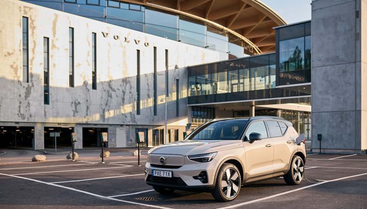 Volvo EX40: caratteristiche tecniche, autonomia e prezzi del SUV elettrico - Foto 3 di 18