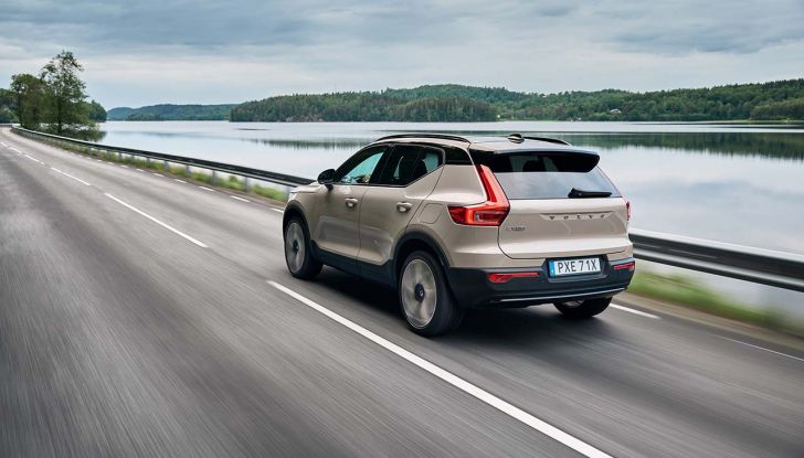 Volvo EX40: caratteristiche tecniche, autonomia e prezzi del SUV elettrico - Foto 5 di 18