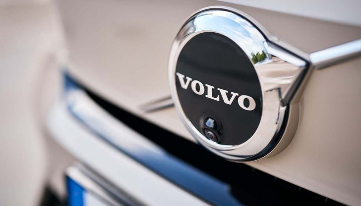 Volvo EX40: caratteristiche tecniche, autonomia e prezzi del SUV elettrico - Foto 9 di 18