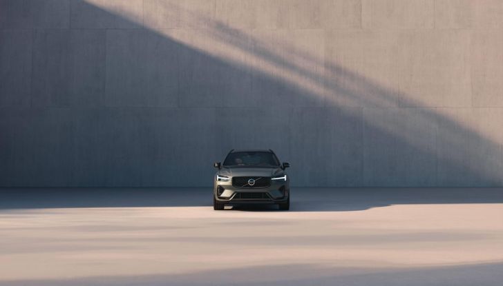 Volvo XC60 si rinnova: il nuovo restyling punta in alto - Foto 5 di 28