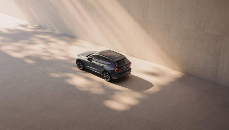 Volvo XC60 si rinnova: il nuovo restyling punta in alto - Foto 9 di 28
