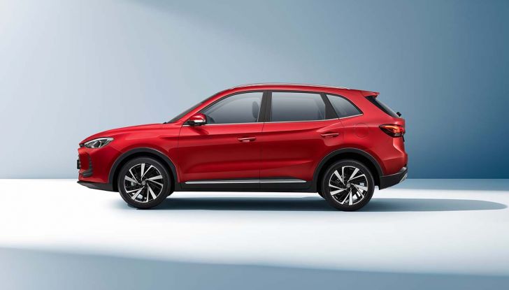 MG ZS: caratteristiche tecniche, autonomia e prezzi del SUV britannico - Foto 7 di 19