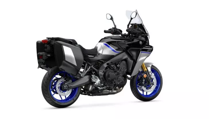 Crossover stradali 2025 da 8.000 a 15.000 euro: le 7 moto da conoscere per viaggi e curve senza pensieri - Foto 2 di 8