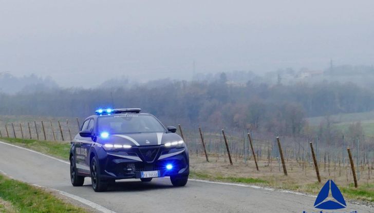 Alfa Romeo Junior in divisa: da city car a veicolo delle forze dell’ordine - Foto 26 di 36
