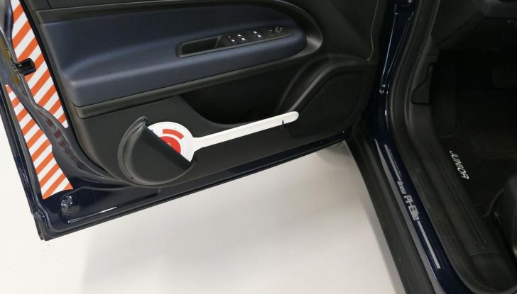 Alfa Romeo Junior in divisa: da city car a veicolo delle forze dell’ordine - Foto 13 di 36