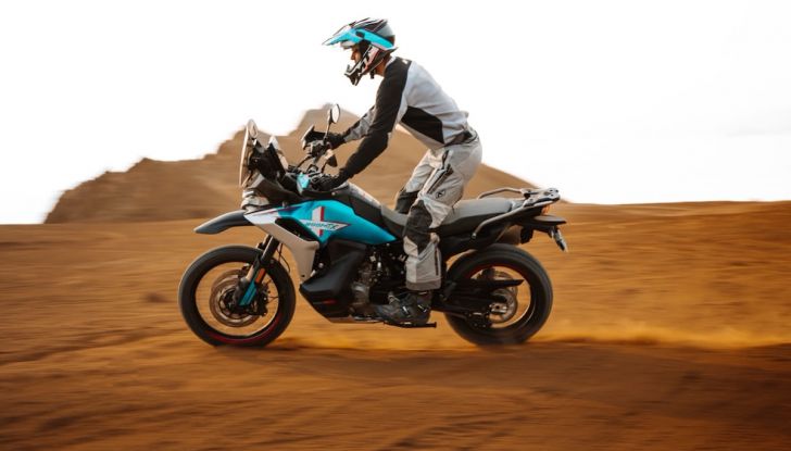 CFMOTO 800MT-X: la nuova enduro stradale per l’avventura senza limiti - Foto 4 di 7