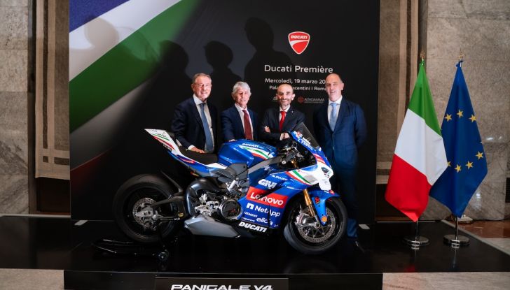 Ducati Panigale V4 Tricolore Italia, una moto che omaggia il trionfo in Azzurro di Ducati al Mugello - Foto 5 di 8