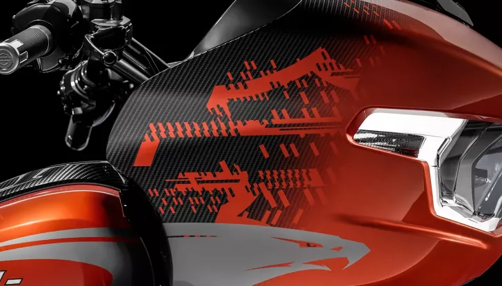 Harley-Davidson Road Glide RR: potenza e tecnologia a un prezzo stellare - Foto 3 di 10