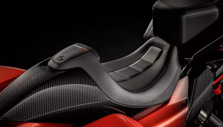 Harley-Davidson Road Glide RR: potenza e tecnologia a un prezzo stellare - Foto 5 di 10