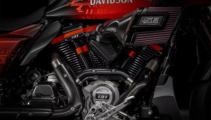 Harley-Davidson Road Glide RR: potenza e tecnologia a un prezzo stellare - Foto 8 di 10