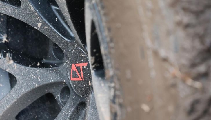 Isuzu D-Max Basecamp: fuoristrada senza limiti con il pick-up che diventa un rifugio - Foto 8 di 26