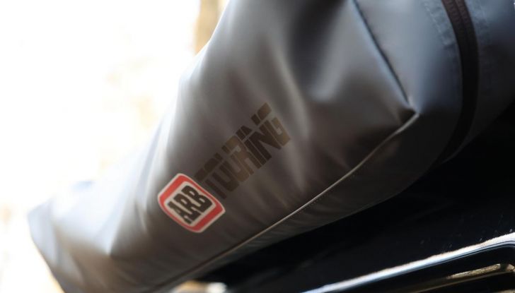 Isuzu D-Max Basecamp: fuoristrada senza limiti con il pick-up che diventa un rifugio - Foto 11 di 26