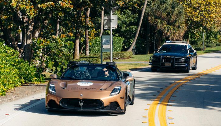 Maserati MC20 a guida autonoma