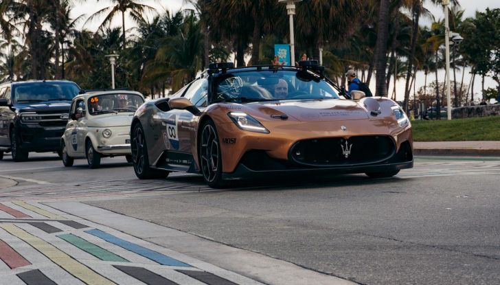 Maserati MC20 a guida autonoma