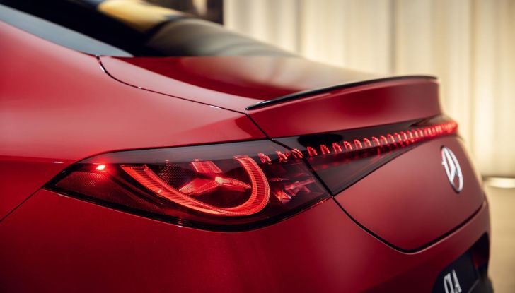 Mercedes CLA 2026: debutta la nuova generazione sia ibrida che elettrica - Foto 19 di 62