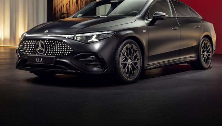 Mercedes CLA 2026: debutta la nuova generazione sia ibrida che elettrica - Foto 33 di 62