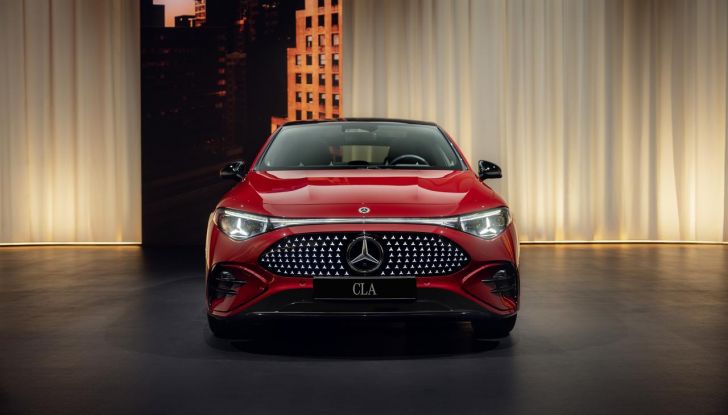 Mercedes CLA 2026: debutta la nuova generazione sia ibrida che elettrica - Foto 7 di 62