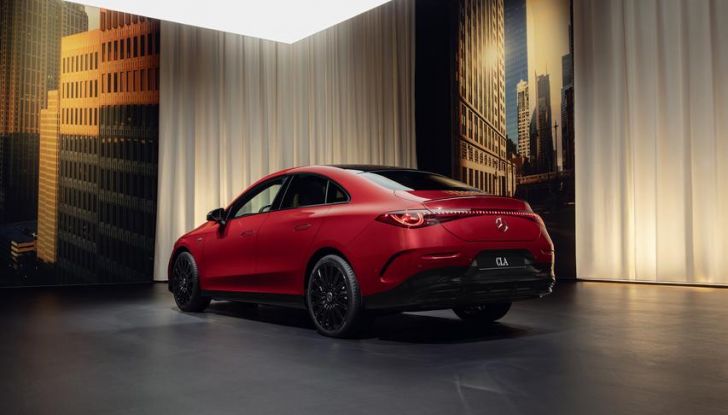 Mercedes CLA 2026: debutta la nuova generazione sia ibrida che elettrica - Foto 6 di 62