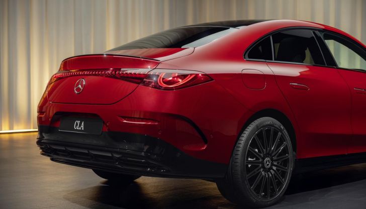 Mercedes CLA 2026: debutta la nuova generazione sia ibrida che elettrica - Foto 14 di 62