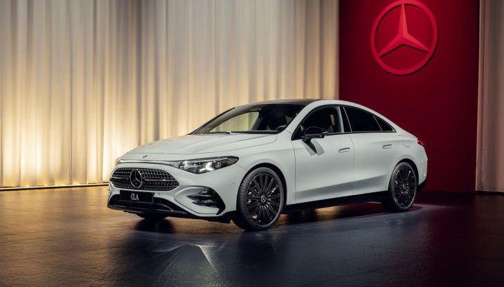 Mercedes CLA 2026: debutta la nuova generazione sia ibrida che elettrica - Foto 59 di 62