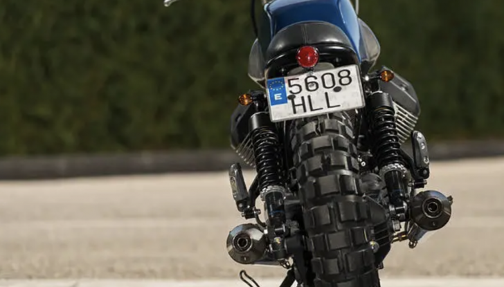 Moto Guzzi V7 Stone: la special scrambler firmata CRD - Foto 5 di 6